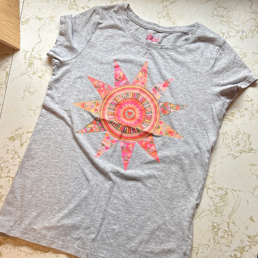 Kids grey T-Shirt with Colorful Sun Design
